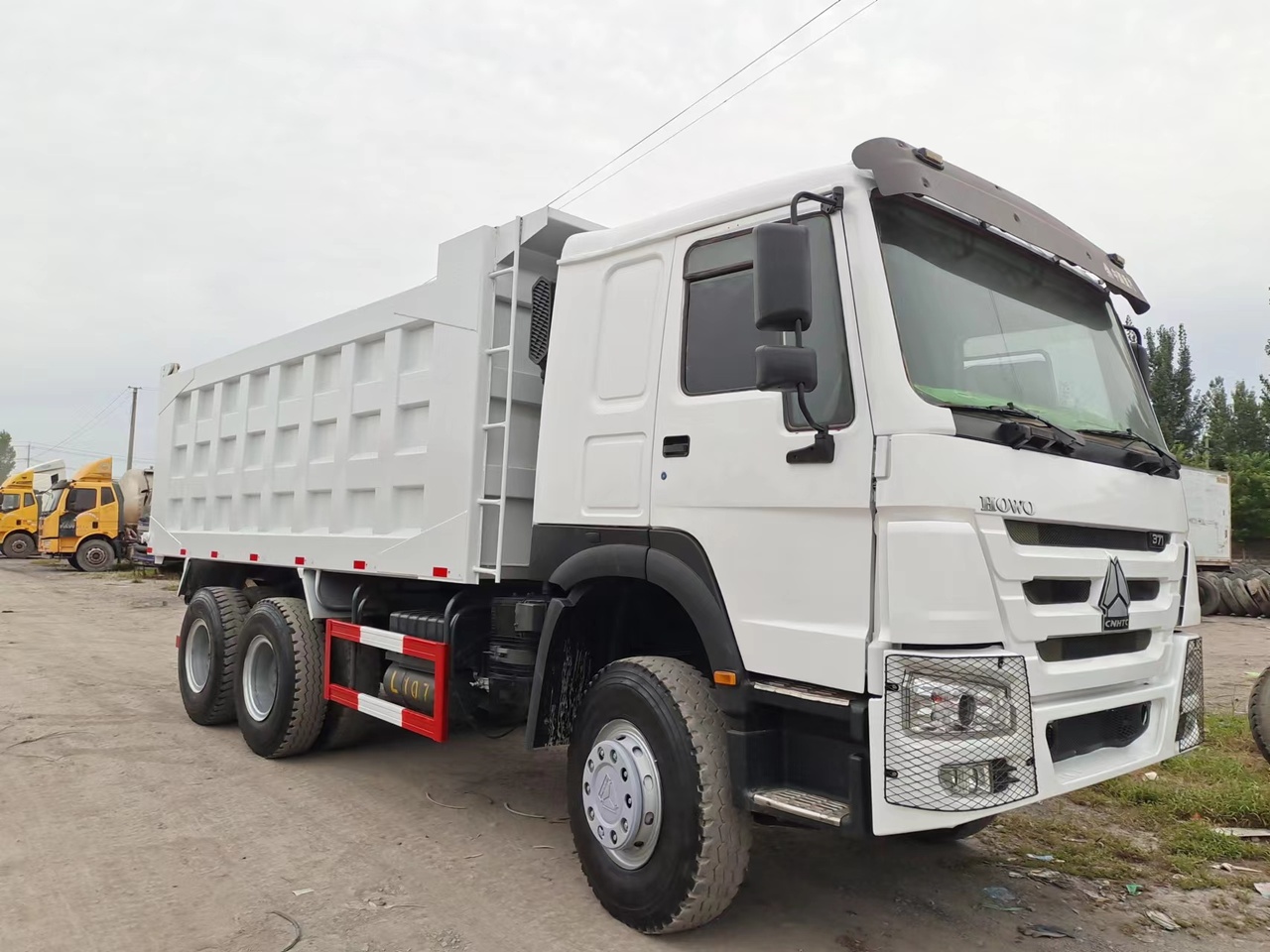 SINOTRUK HOWO Dump truck 371 6x4 - Istovarivač: slika 1 SINOTRUK HOWO Dump truck 371 6x4 - Istovarivač: slika 1