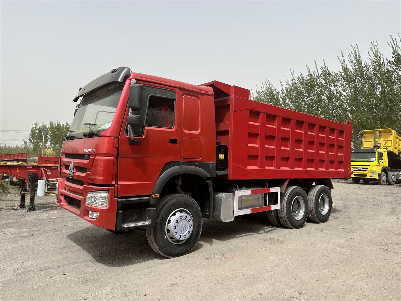 SINOTRUK Howo Dump truck 371 - Istovarivač: slika 2 SINOTRUK Howo Dump truck 371 - Istovarivač: slika 2