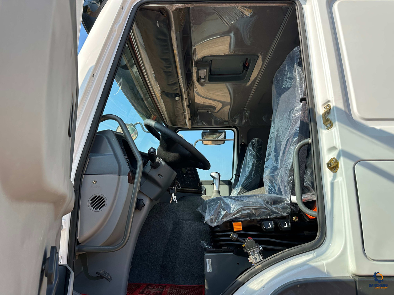 Istovarivač Sinotruk HOWO 400HP With Bumper 6X4: slika 6 Istovarivač Sinotruk HOWO 400HP With Bumper 6X4: slika 6