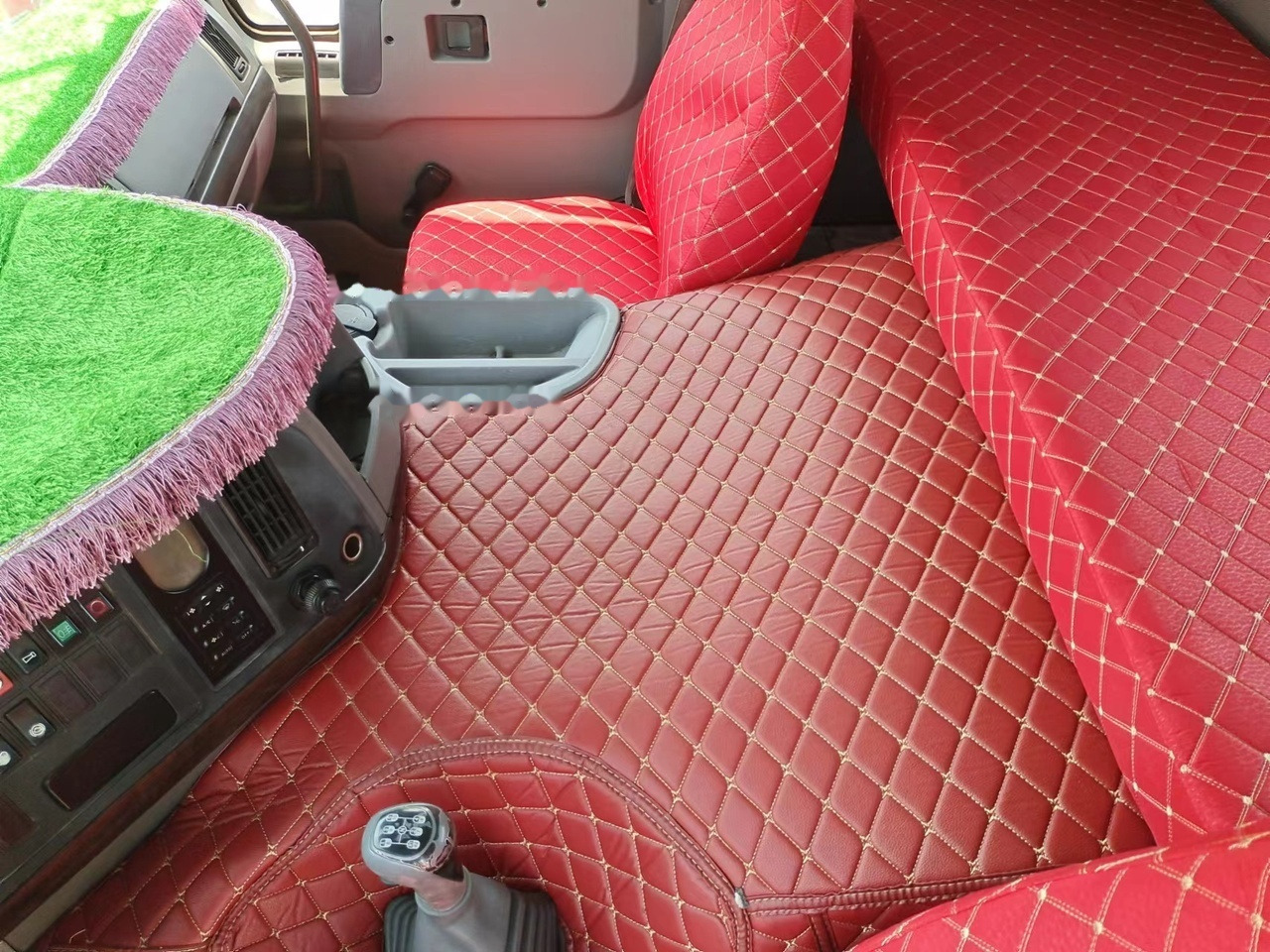 SINOTRUK Howo tractor unit 420hp - Tegljač: slika 5 SINOTRUK Howo tractor unit 420hp - Tegljač: slika 5