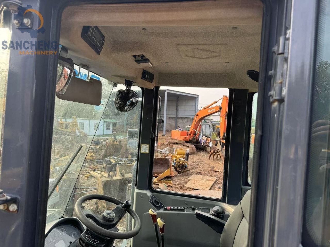 XCMG LW500F - Utovarivač točkaš: slika 5 XCMG LW500F - Utovarivač točkaš: slika 5