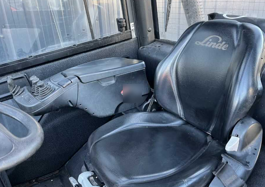 Dizel viljuškar Linde H25D-01: slika 8 Dizel viljuškar Linde H25D-01: slika 8