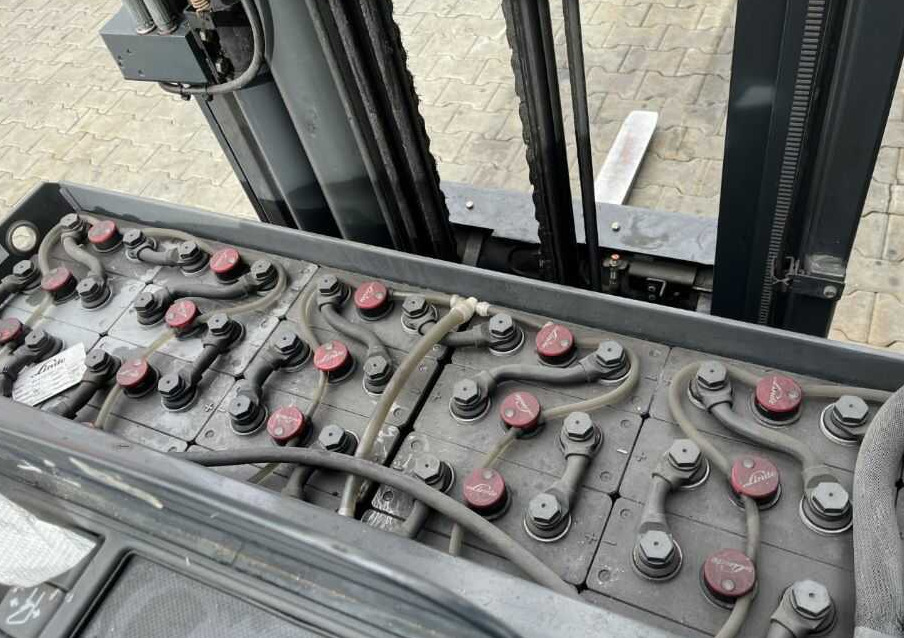 Regalni viljuškar Linde R16-01: slika 7