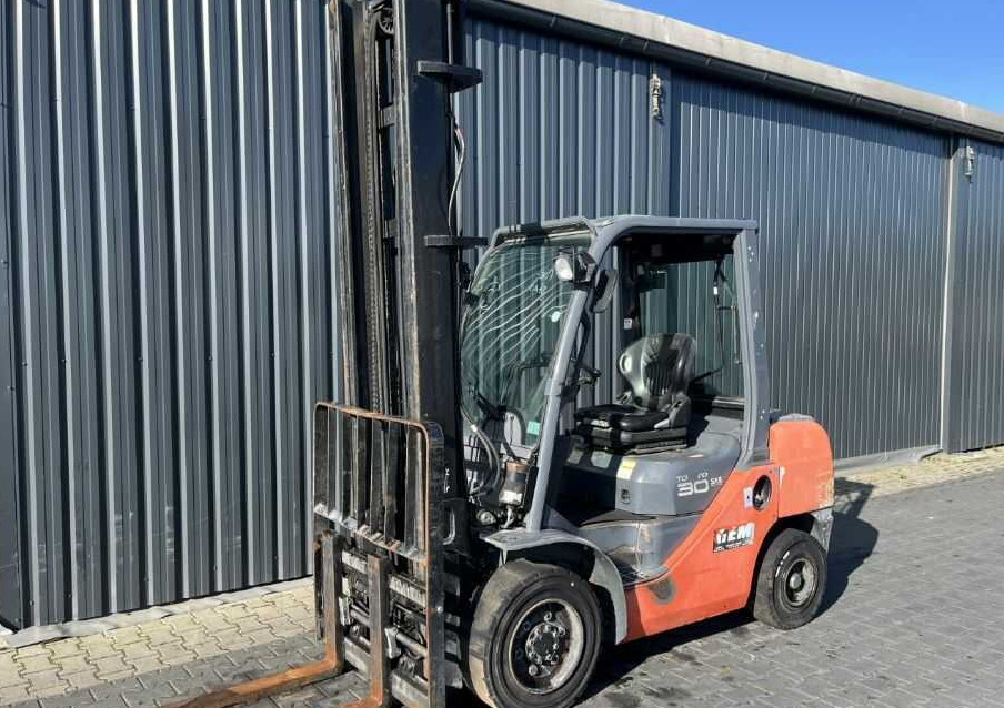 Toyota 8FDF30 - Dizel viljuškar: slika 1 Toyota 8FDF30 - Dizel viljuškar: slika 1