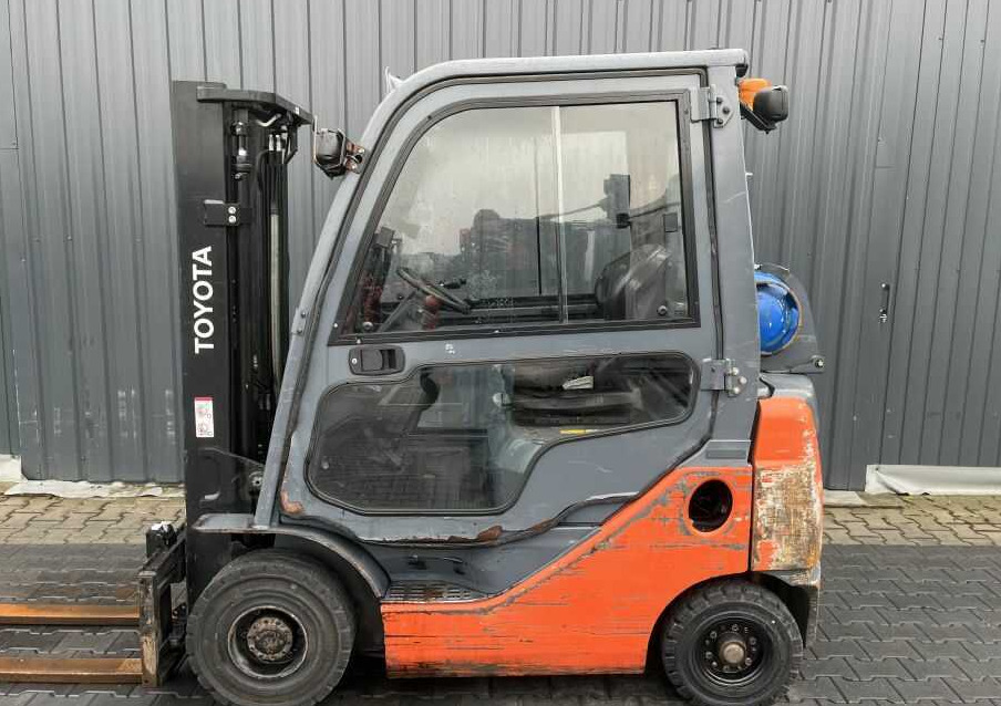 Toyota 8FGF15 - Gasni viljuškar: slika 2 Toyota 8FGF15 - Gasni viljuškar: slika 2