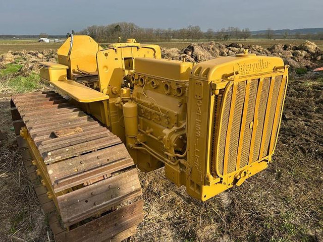Caterpillar D4 - - Buldožer: slika 4 Caterpillar D4 - - Buldožer: slika 4