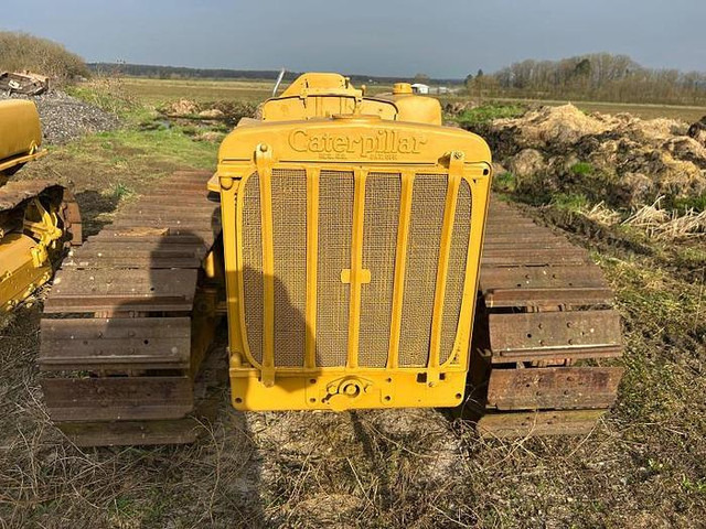 Caterpillar D4 - - Buldožer: slika 2 Caterpillar D4 - - Buldožer: slika 2