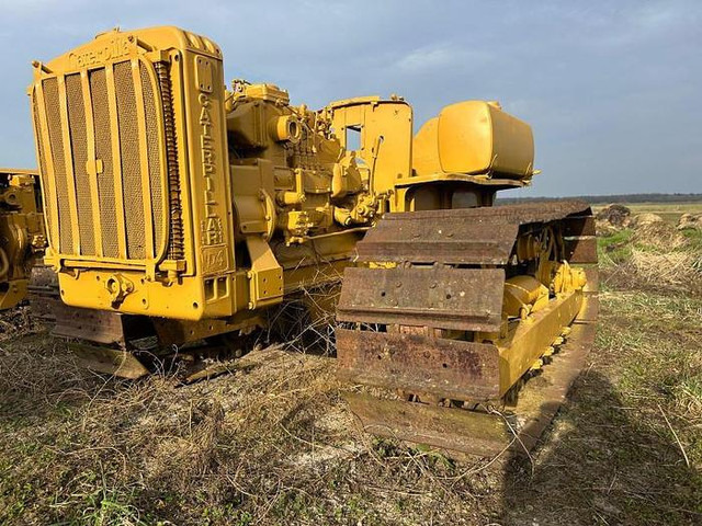 Caterpillar D4 - - Buldožer: slika 1 Caterpillar D4 - - Buldožer: slika 1