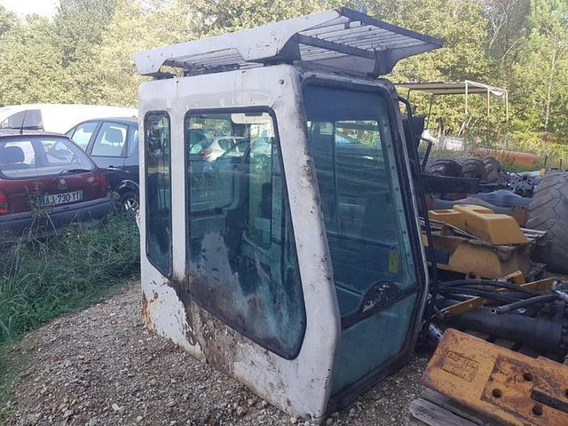 Liebherr A904 R904 A914 R914 A924 R924 A934 R934 A944 R944 A954 R954 - - Kabina i enterijer: slika 3 Liebherr A904 R904 A914 R914 A924 R924 A934 R934 A944 R944 A954 R954 - - Kabina i enterijer: slika 3