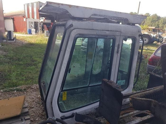 Liebherr A904 R904 A914 R914 A924 R924 A934 R934 A944 R944 A954 R954 - - Kabina i enterijer: slika 2 Liebherr A904 R904 A914 R914 A924 R924 A934 R934 A944 R944 A954 R954 - - Kabina i enterijer: slika 2