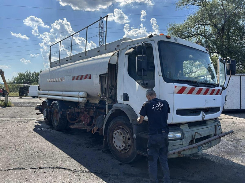 Renault 320 - Kamion cisterna: slika 3 Renault 320 - Kamion cisterna: slika 3