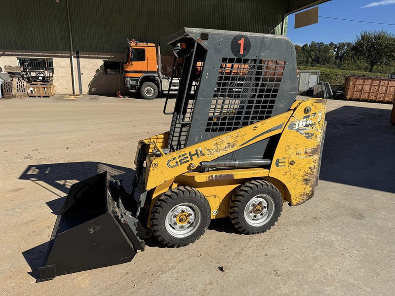 Gehl 1640 - Šumarska oprema: slika 1 Gehl 1640 - Šumarska oprema: slika 1