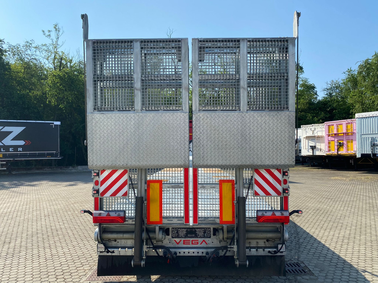 3 AXLE LOWBED (VEGA ITALIANO) - Niska poluprikolica za prevoz: slika 3 3 AXLE LOWBED (VEGA ITALIANO) - Niska poluprikolica za prevoz: slika 3