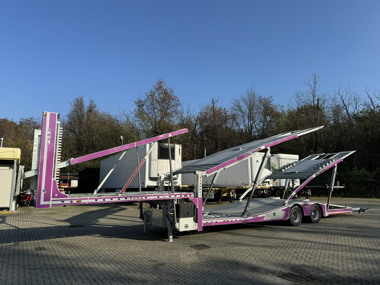 Vega Trailer 2 Axle Jeep Transporter (Vehicles) - Poluprikolica za prevoz automobila: slika 4 Vega Trailer 2 Axle Jeep Transporter (Vehicles) - Poluprikolica za prevoz automobila: slika 4