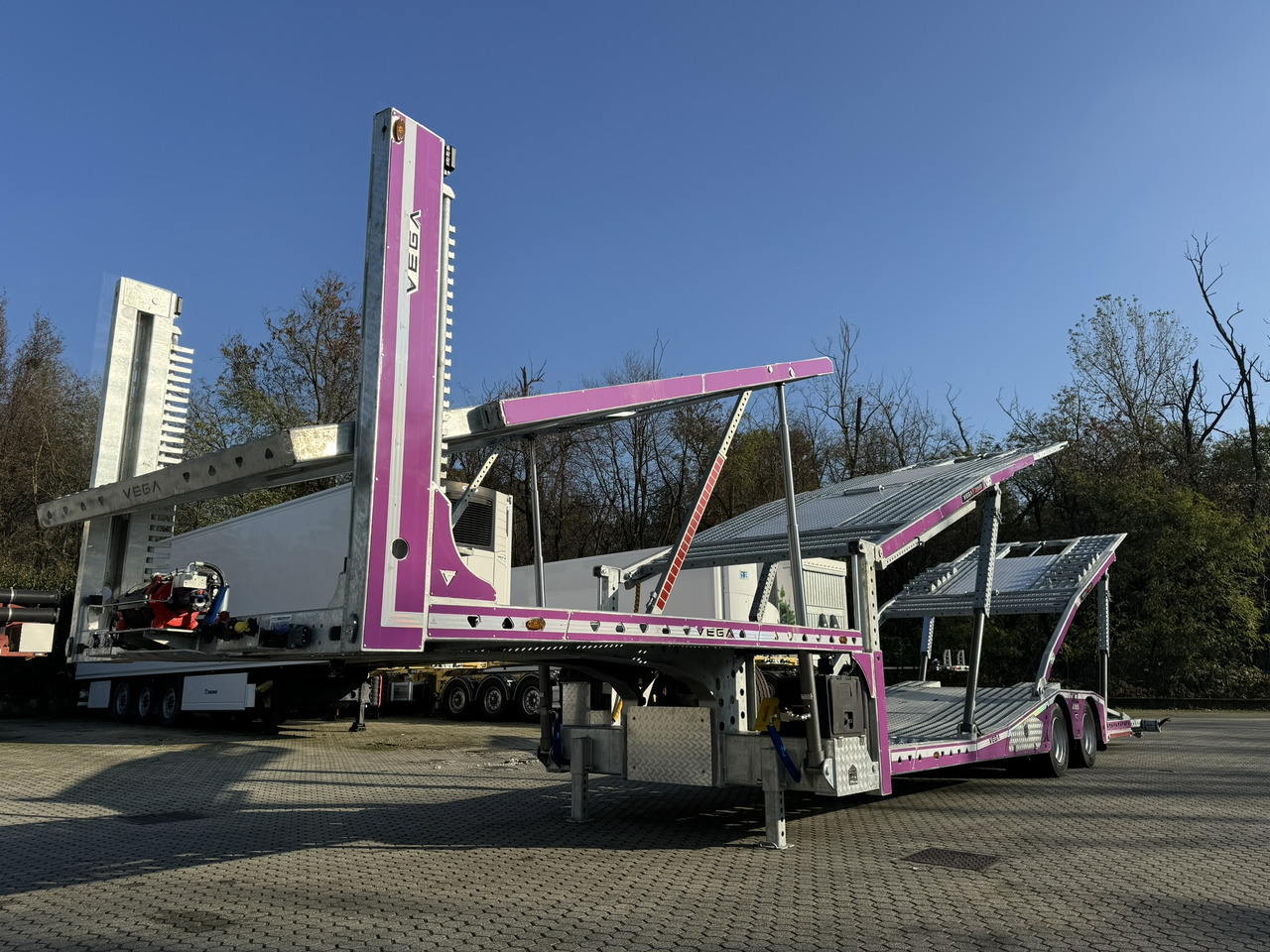 Vega Trailer 2 Axle Jeep Transporter (Vehicles) - Poluprikolica za prevoz automobila: slika 2 Vega Trailer 2 Axle Jeep Transporter (Vehicles) - Poluprikolica za prevoz automobila: slika 2