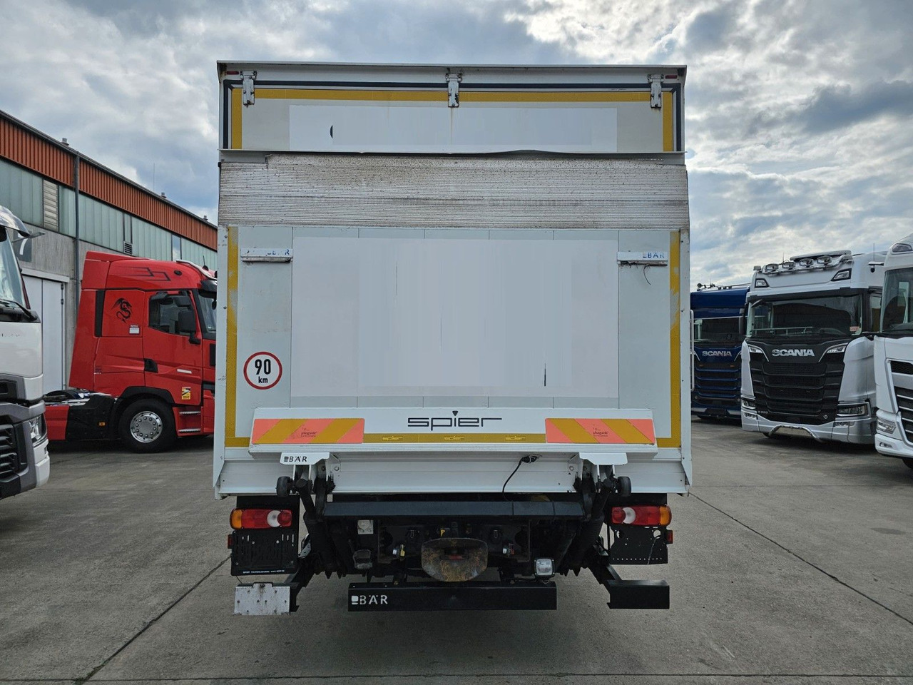 Iveco EURO-CARGO 120E25 * SCHLAFKABINE * BÄR 1,5 T * - Kamion sa zatvorenim sandukom: slika 5 Iveco EURO-CARGO 120E25 * SCHLAFKABINE * BÄR 1,5 T * - Kamion sa zatvorenim sandukom: slika 5
