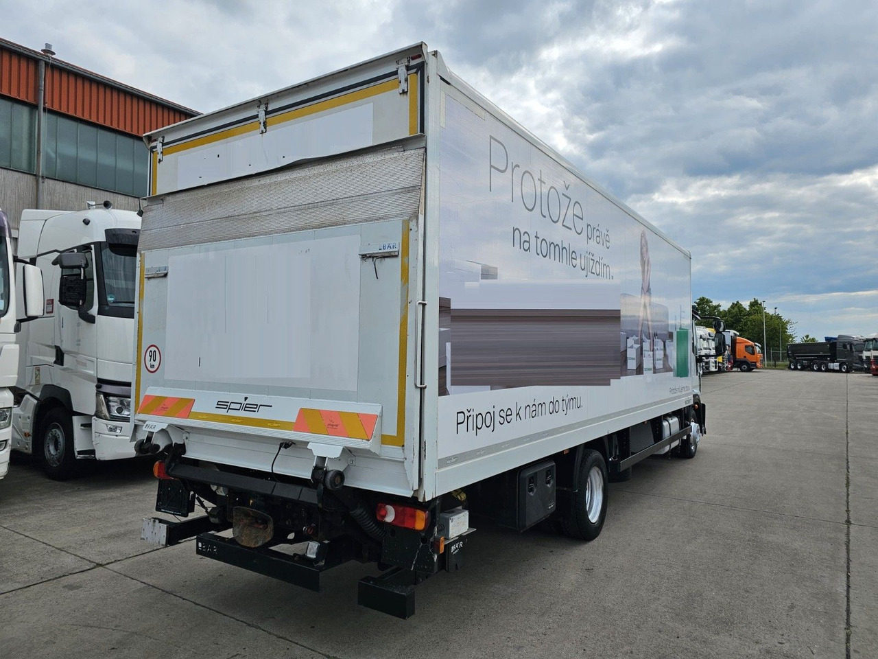 Iveco EURO-CARGO 120E25 * SCHLAFKABINE * BÄR 1,5 T * - Kamion sa zatvorenim sandukom: slika 4 Iveco EURO-CARGO 120E25 * SCHLAFKABINE * BÄR 1,5 T * - Kamion sa zatvorenim sandukom: slika 4