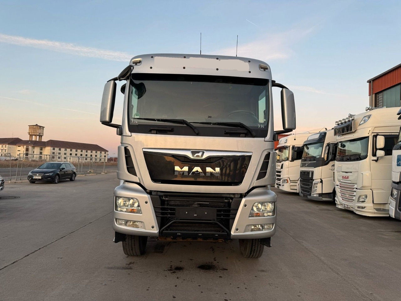 MAN TGS 41.470 * DREISEITENKIPPER * WASSERVERLUST * - Istovarivač: slika 2 MAN TGS 41.470 * DREISEITENKIPPER * WASSERVERLUST * - Istovarivač: slika 2