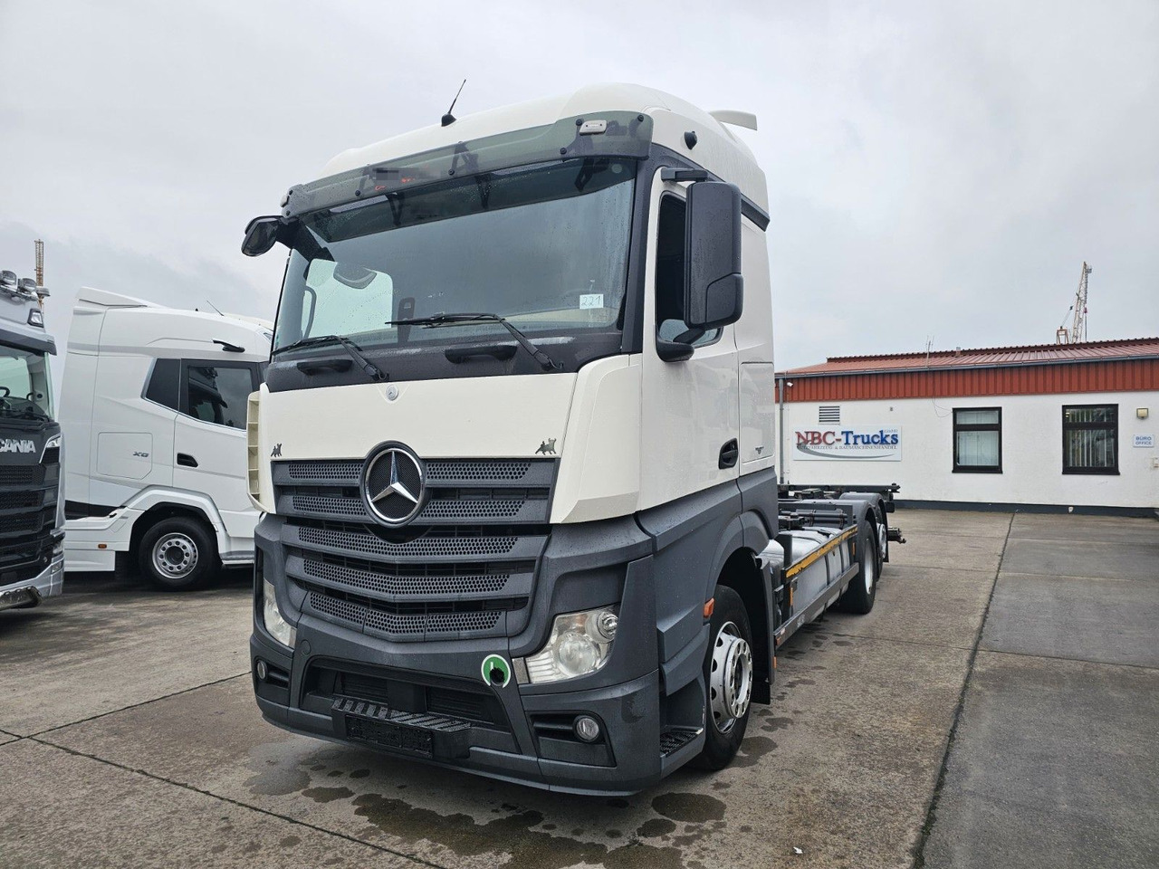 Mercedes-Benz ACTROS 2542 * VOLLLUFT * RETARDER * STANDH * BÄR - Kamion sa golom šasijom i zatvorenom kabinom: slika 1 Mercedes-Benz ACTROS 2542 * VOLLLUFT * RETARDER * STANDH * BÄR - Kamion sa golom šasijom i zatvorenom kabinom: slika 1