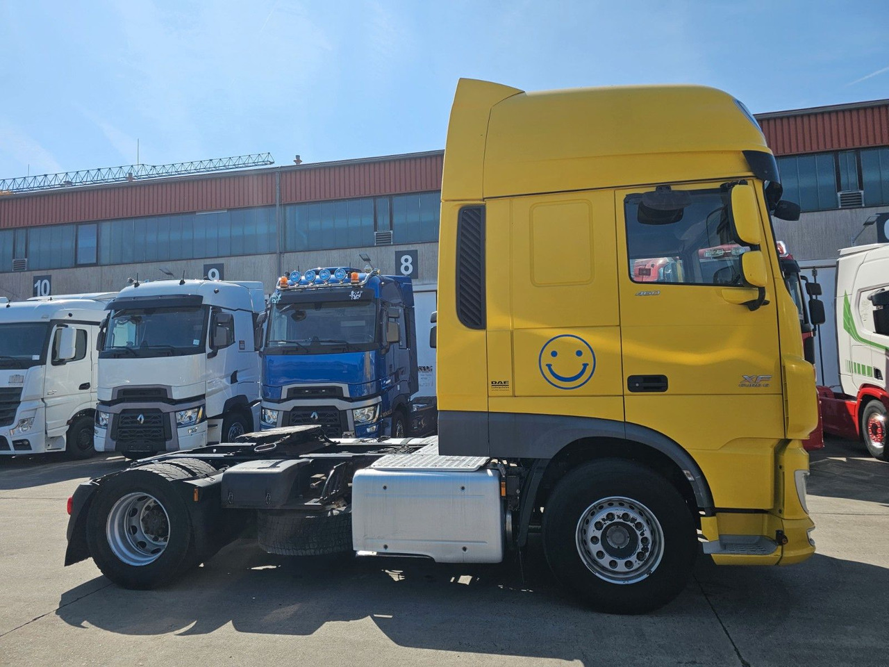 DAF XF 460 FT*STANDKLIMA/-HEIZUNG * RETARDER * TEMPO - Tegljač: slika 4 DAF XF 460 FT*STANDKLIMA/-HEIZUNG * RETARDER * TEMPO - Tegljač: slika 4
