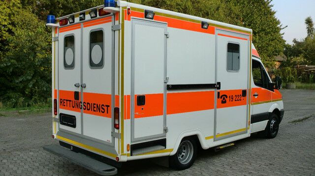 Mercedes-Benz Sprinter 516 CDI /on Stock / Mercedes-Benz Sprinter 516 CDI /on Stock / - Vozilo hitne pomoći: slika 4 Mercedes-Benz Sprinter 516 CDI /on Stock / Mercedes-Benz Sprinter 516 CDI /on Stock / - Vozilo hitne pomoći: slika 4
