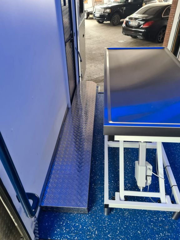 Vozilo hitne pomoći Mercedes-Benz Sprinter 519 Tierarzt Garantie Mercedes-Benz Sprinter 519 Tierarzt Garantie: slika 14 Vozilo hitne pomoći Mercedes-Benz Sprinter 519 Tierarzt Garantie Mercedes-Benz Sprinter 519 Tierarzt Garantie: slika 14