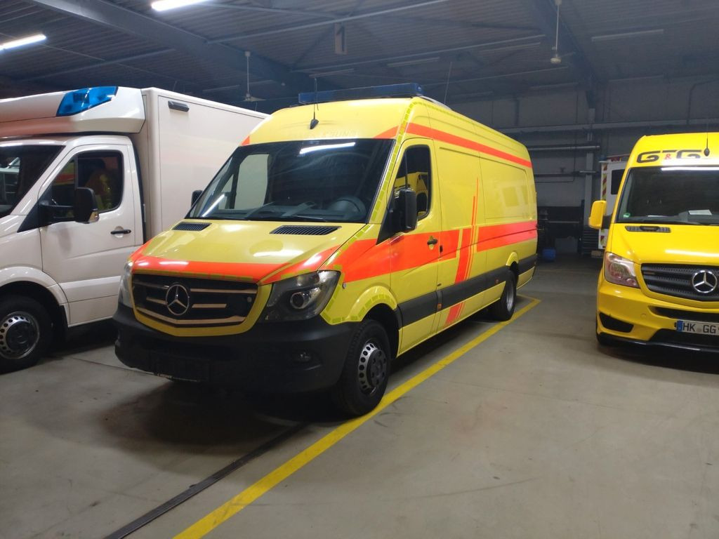 Mercedes-Benz Sprinter ITW RTW 519 2x on Stock Mercedes-Benz Sprinter ITW RTW 519 2x on Stock - Vozilo hitne pomoći: slika 2 Mercedes-Benz Sprinter ITW RTW 519 2x on Stock Mercedes-Benz Sprinter ITW RTW 519 2x on Stock - Vozilo hitne pomoći: slika 2