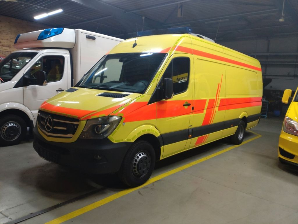 Mercedes-Benz Sprinter ITW RTW 519 2x on Stock Mercedes-Benz Sprinter ITW RTW 519 2x on Stock - Vozilo hitne pomoći: slika 3 Mercedes-Benz Sprinter ITW RTW 519 2x on Stock Mercedes-Benz Sprinter ITW RTW 519 2x on Stock - Vozilo hitne pomoći: slika 3