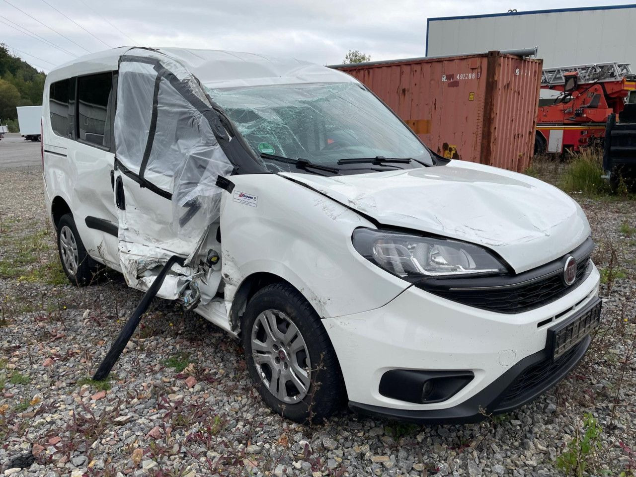 Fiat Doblo Maxi 1.6 M-Jet Euro6 Klima ZV - Putnički kombi: slika 1 Fiat Doblo Maxi 1.6 M-Jet Euro6 Klima ZV - Putnički kombi: slika 1