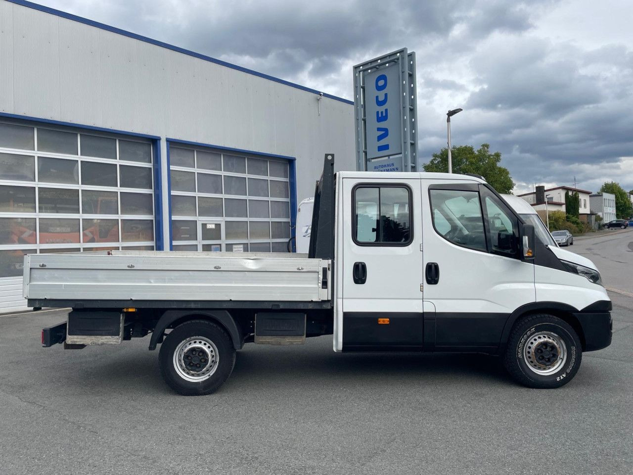 Iveco Daily 35S13D Euro5 AHK ZV - Dostavno vozilo s ravnom platformom, Dostavno vozilo sa duplom kabinom: slika 3 Iveco Daily 35S13D Euro5 AHK ZV - Dostavno vozilo s ravnom platformom, Dostavno vozilo sa duplom kabinom: slika 3