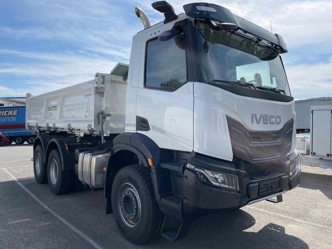 Iveco X-Way AD300X54Z HR OFF - Istovarivač: slika 2 Iveco X-Way AD300X54Z HR OFF - Istovarivač: slika 2