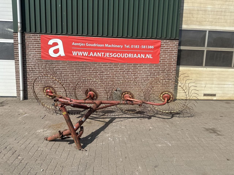 4 bords gedragen acrobaat - Gebruikt - Prevrtač/ Grabuljač: slika 1 4 bords gedragen acrobaat - Gebruikt - Prevrtač/ Grabuljač: slika 1