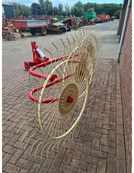 4 bords gedragen acrobaat - Prevrtač/ Grabuljač: slika 4 4 bords gedragen acrobaat - Prevrtač/ Grabuljač: slika 4