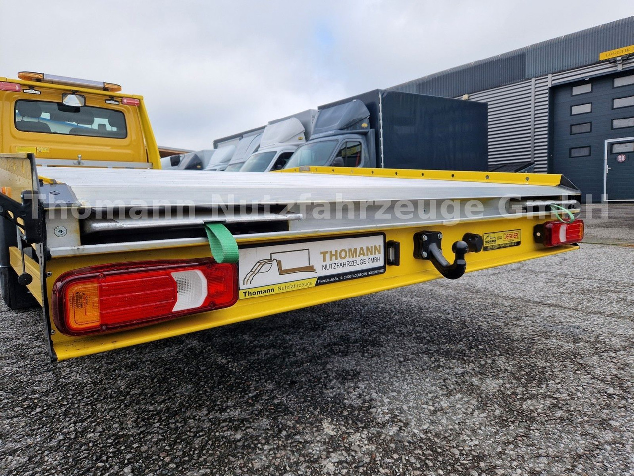 Iveco DAILY 70C18 Festplateau Alu Premium Navi ACC - Šlep vozilo: slika 5 Iveco DAILY 70C18 Festplateau Alu Premium Navi ACC - Šlep vozilo: slika 5