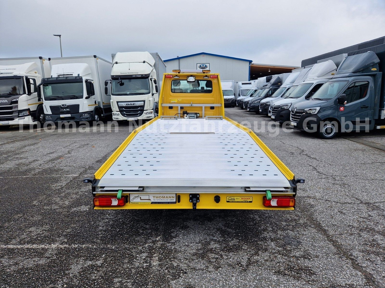 Iveco DAILY 70C18 Festplateau Alu Premium Navi ACC - Šlep vozilo: slika 4 Iveco DAILY 70C18 Festplateau Alu Premium Navi ACC - Šlep vozilo: slika 4