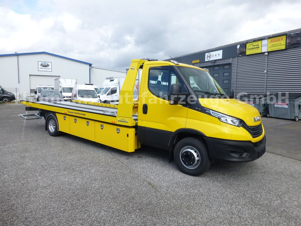 Iveco DAILY 72C18 Schiebeplateu Luftfed Navi Hubbrille - Šlep vozilo: slika 1 Iveco DAILY 72C18 Schiebeplateu Luftfed Navi Hubbrille - Šlep vozilo: slika 1