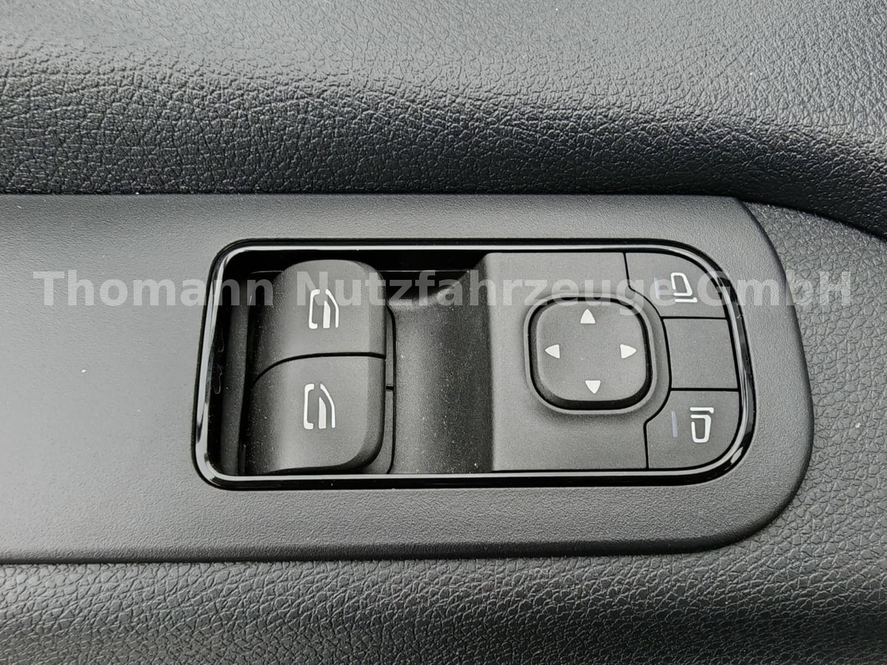 Dostavno vozilo hladnjača Mercedes-Benz Sprinter 319 CDI Kühlkoffer Xarios 300 LBW: slika 26 Dostavno vozilo hladnjača Mercedes-Benz Sprinter 319 CDI Kühlkoffer Xarios 300 LBW: slika 26