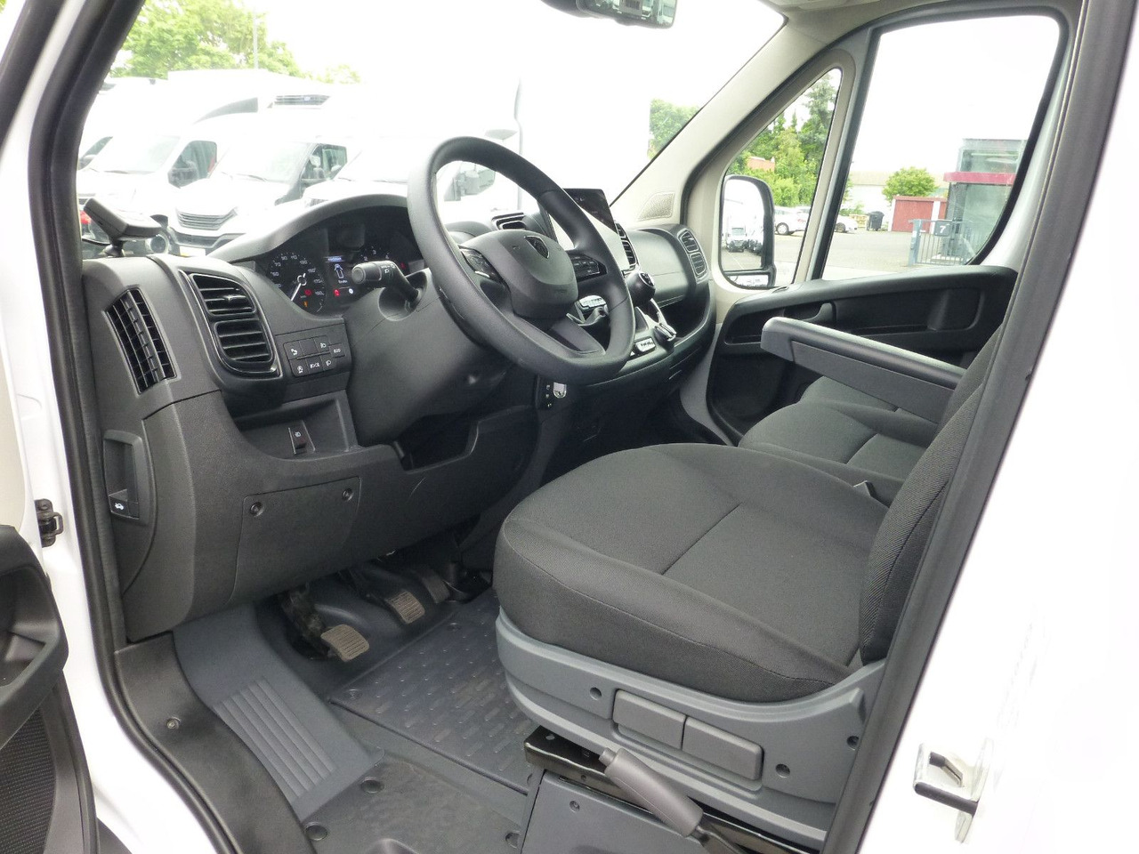 Dostavno vozilo hladnjača Peugeot Boxer Kühlkastenwagen Carrier Xarios 300 GH Navi: slika 13 Dostavno vozilo hladnjača Peugeot Boxer Kühlkastenwagen Carrier Xarios 300 GH Navi: slika 13