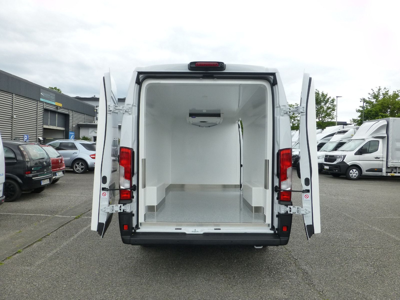Dostavno vozilo hladnjača Peugeot Boxer Kühlkastenwagen Carrier Xarios 300 GH Navi: slika 9 Dostavno vozilo hladnjača Peugeot Boxer Kühlkastenwagen Carrier Xarios 300 GH Navi: slika 9