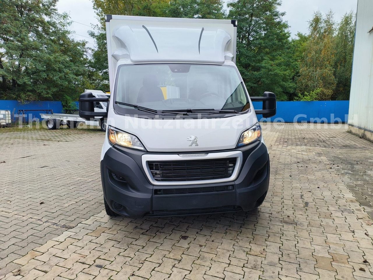 Peugeot Boxer Premium Koffer Extra Tief mit Klappe ! - Dostavno vozilo sa zatvorenim sandukom: slika 4 Peugeot Boxer Premium Koffer Extra Tief mit Klappe ! - Dostavno vozilo sa zatvorenim sandukom: slika 4