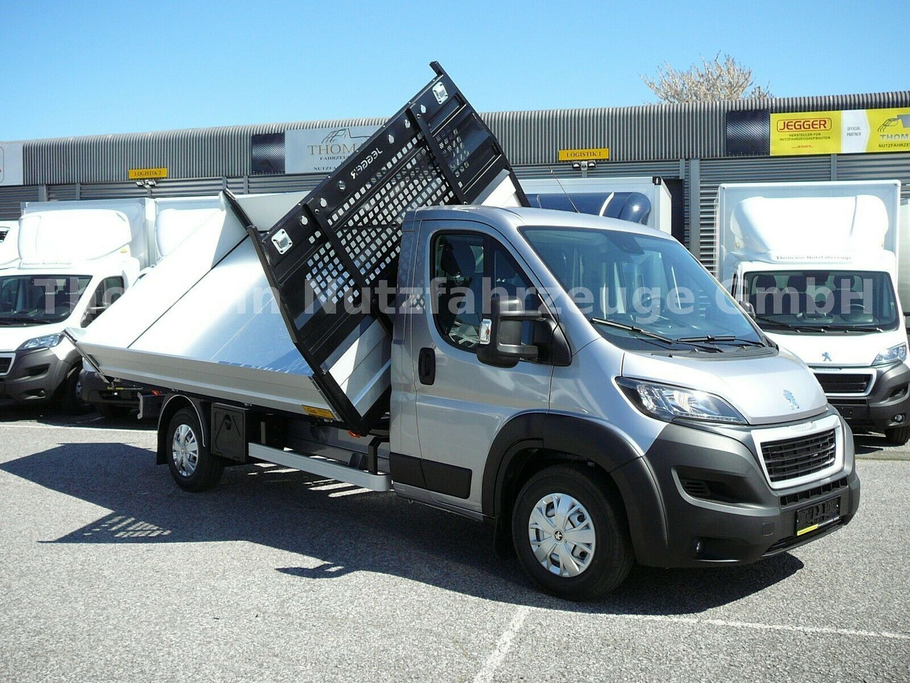 Peugeot Boxer Pritsche 3 Seiten Kipper Premiumaufbau Peugeot Boxer Pritsche 3 Seiten Kipper Premiumaufbau - Dostavno vozilo kiper: slika 4 Peugeot Boxer Pritsche 3 Seiten Kipper Premiumaufbau Peugeot Boxer Pritsche 3 Seiten Kipper Premiumaufbau - Dostavno vozilo kiper: slika 4