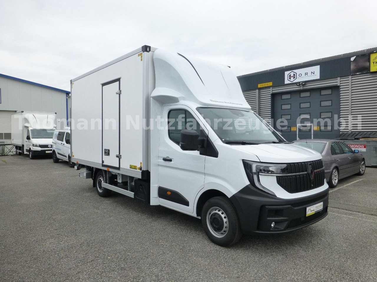 Renault NEW Master 2025 Koffer mit BÄR Ladebordwand - Dostavno vozilo sa zatvorenim sandukom: slika 1 Renault NEW Master 2025 Koffer mit BÄR Ladebordwand - Dostavno vozilo sa zatvorenim sandukom: slika 1