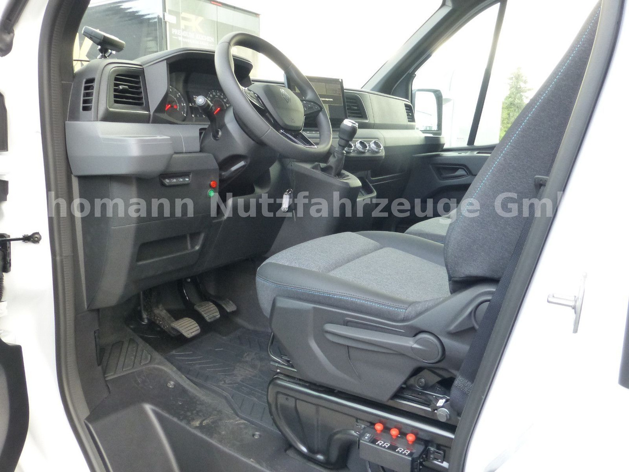 Interior photo 2: Dostavno vozilo hladnjača Renault NEW Master 2025 Kühlkoffer LBW Xarios 300 Premiu Interior photo 2: Dostavno vozilo hladnjača Renault NEW Master 2025 Kühlkoffer LBW Xarios 300 Premiu