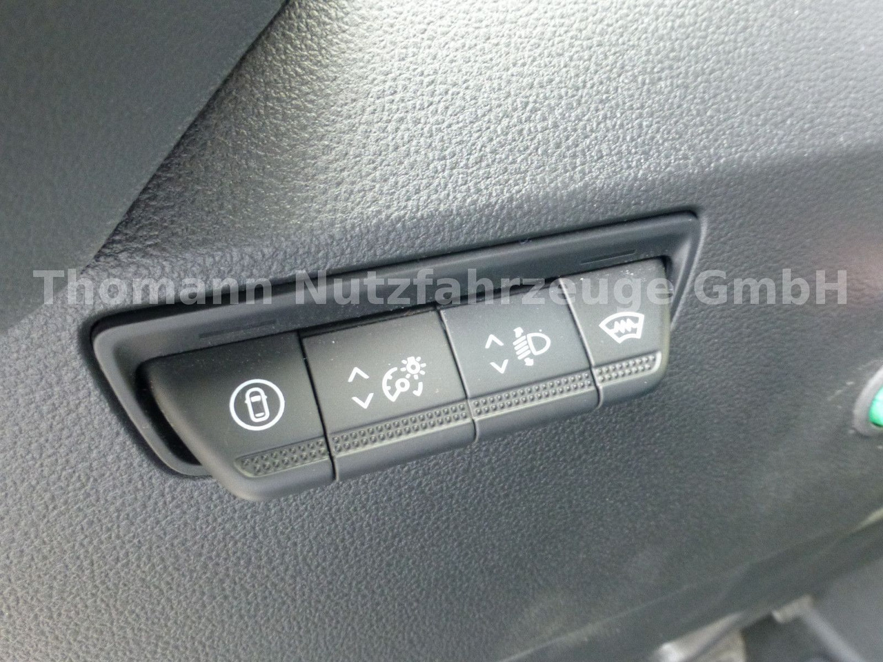 Dostavno vozilo hladnjača Renault NEW Master 2025 Kühlkoffer LBW Xarios 300 Premiu: slika 17 Dostavno vozilo hladnjača Renault NEW Master 2025 Kühlkoffer LBW Xarios 300 Premiu: slika 17