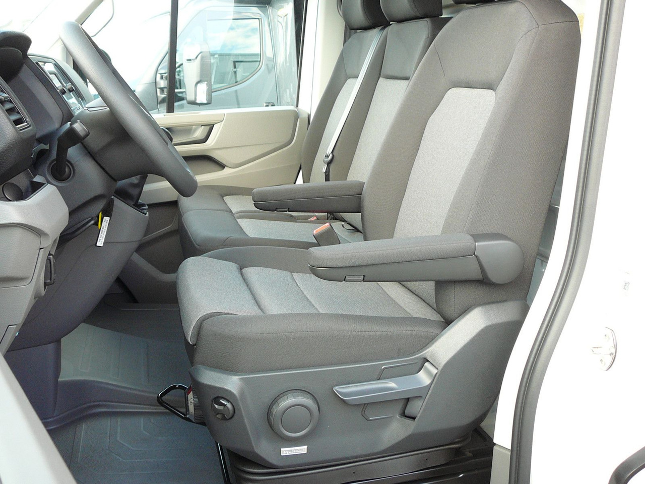 Dostavno vozilo hladnjača Volkswagen Crafter 177 PS Kühlkoffer LBW Xarios 300: slika 12 Dostavno vozilo hladnjača Volkswagen Crafter 177 PS Kühlkoffer LBW Xarios 300: slika 12