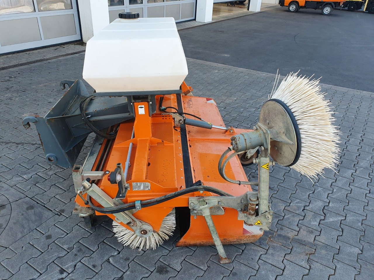 Bema 25 Dual Kehrmaschine / 2.050 mm / 2020 - Metle: slika 4 Bema 25 Dual Kehrmaschine / 2.050 mm / 2020 - Metle: slika 4