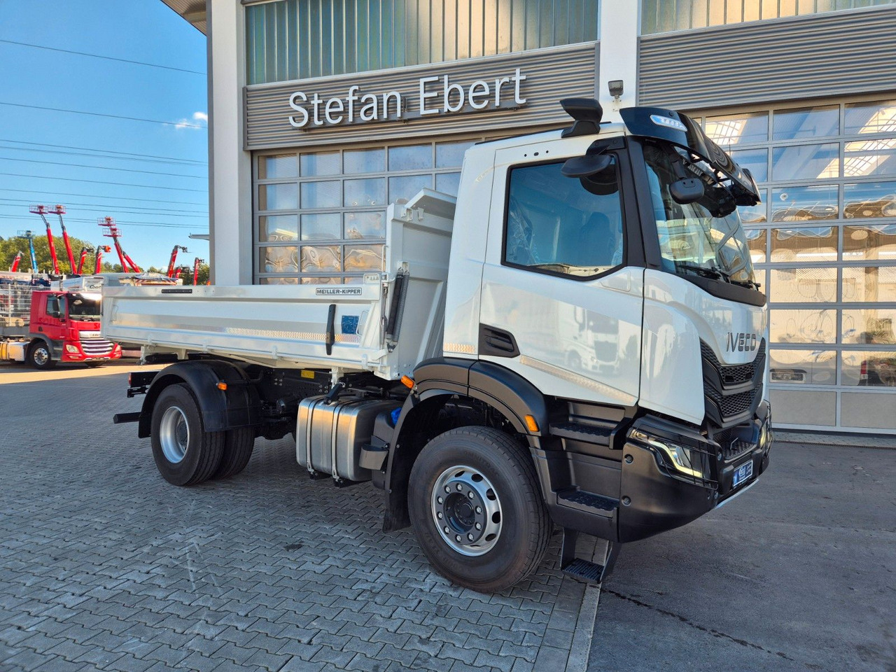 Iveco AD200X46 HR OFF Meiller 3-S.-Kipper *MirrorCam* - Istovarivač: slika 5 Iveco AD200X46 HR OFF Meiller 3-S.-Kipper *MirrorCam* - Istovarivač: slika 5