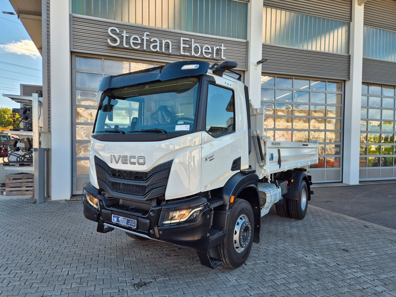 Iveco AD200X46 HR OFF Meiller 3-S.-Kipper *MirrorCam* - Istovarivač: slika 2 Iveco AD200X46 HR OFF Meiller 3-S.-Kipper *MirrorCam* - Istovarivač: slika 2