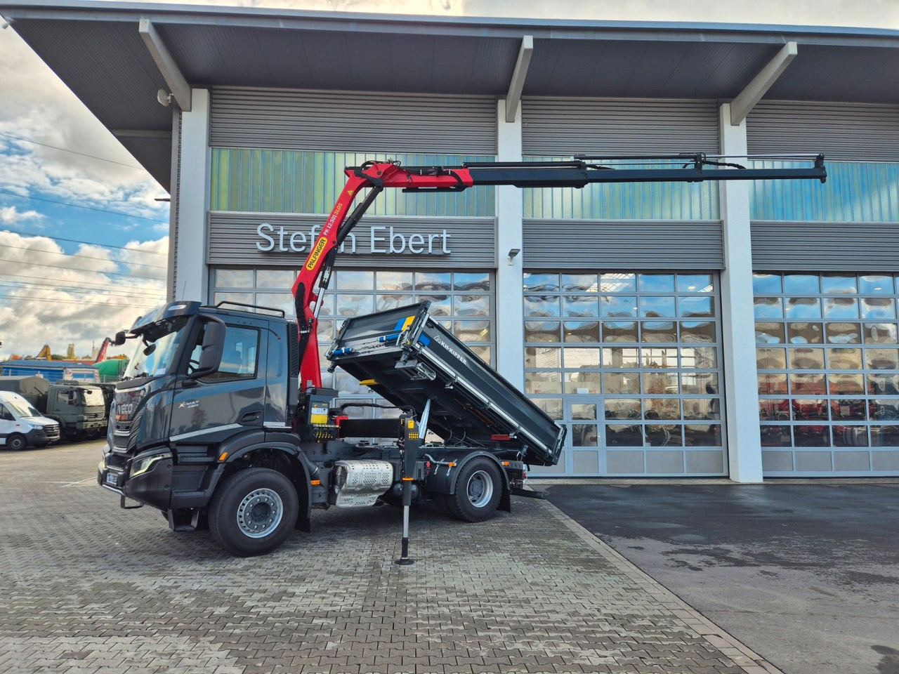 Iveco AD200X46/P HR OFF Palfinger PK 12.501 Funk AHK - Istovarivač, Kamion sa dizalicom: slika 5 Iveco AD200X46/P HR OFF Palfinger PK 12.501 Funk AHK - Istovarivač, Kamion sa dizalicom: slika 5