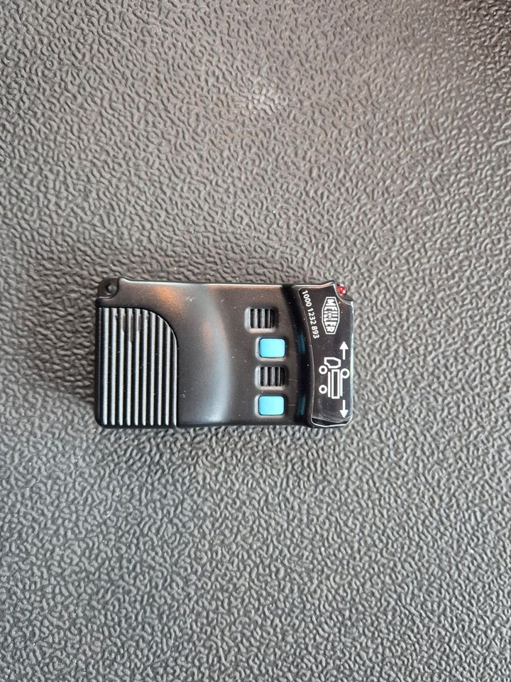 Istovarivač Iveco AT300X54Z HR OFF Bordmatik AHK Intarder: slika 13 Istovarivač Iveco AT300X54Z HR OFF Bordmatik AHK Intarder: slika 13